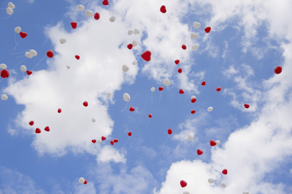 Heliumballons steigen lassen freie Trauung