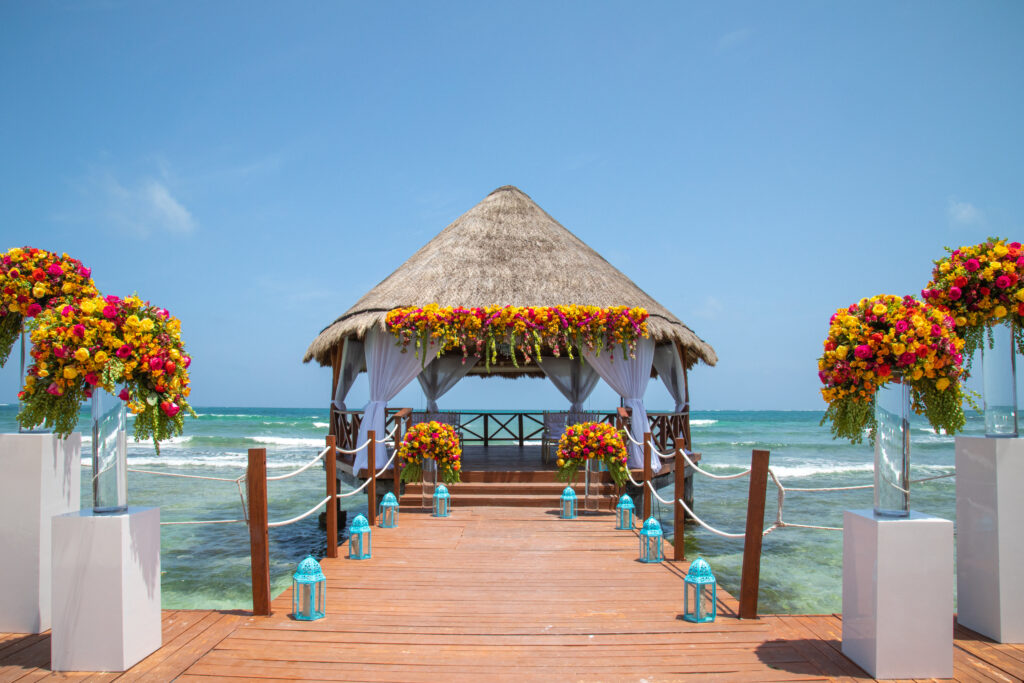 Destination Wedding Mexico auf dem Steg