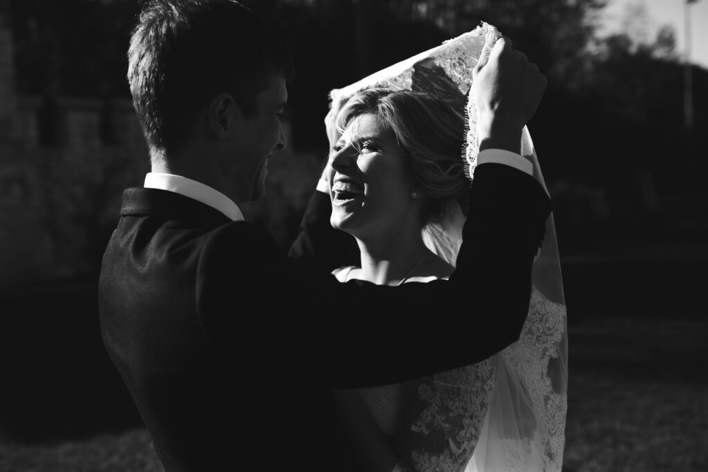Fotoshooting vor der Trauung Braut und Bräutigam