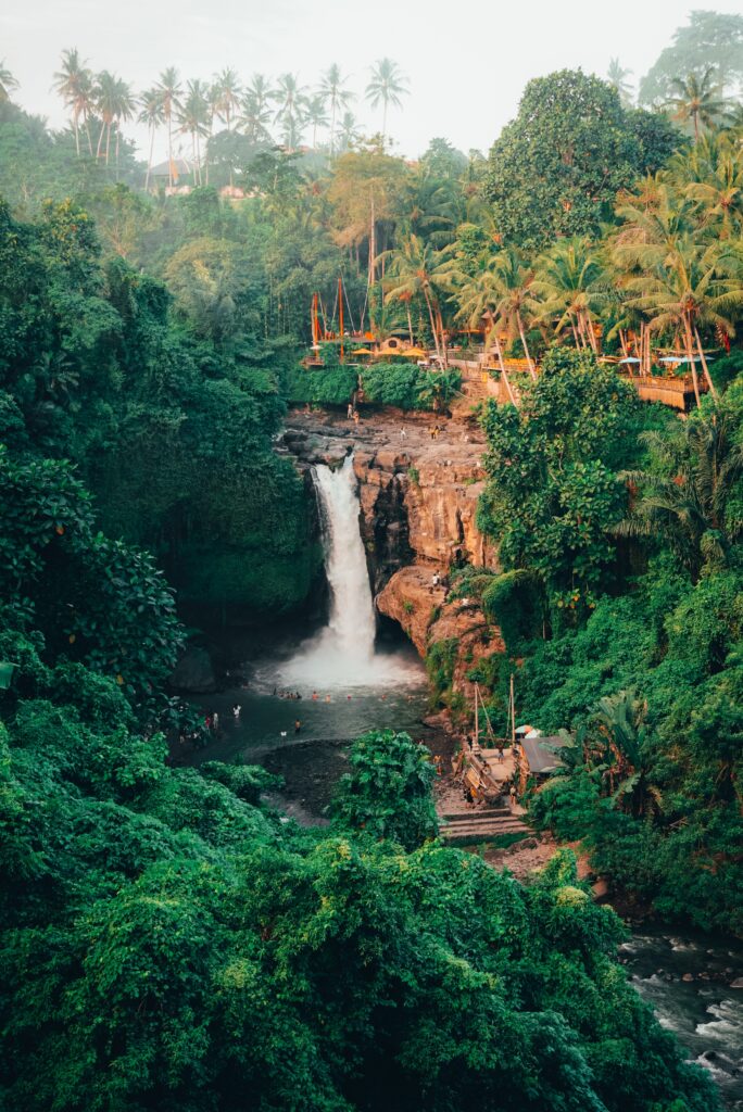 Hochzeitsreise nach Bali Wasserfall