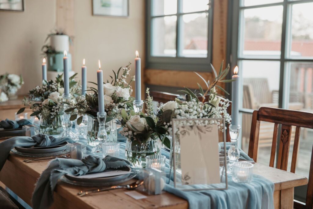 Hochzeitsdekoration - Freie Trauung an der Ostsee in MV mit Art of Lovely Moments, Dekoration und Blumen